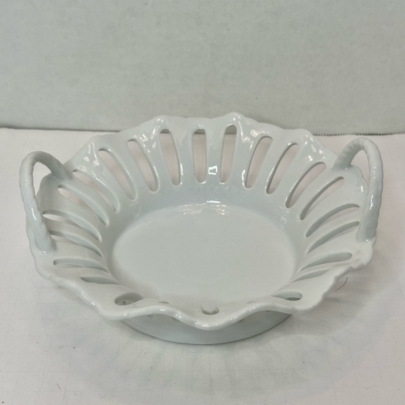 Antique Reflections by J Godinger 8 inch White Ceramic Candy Dish Two Handles - Picture 1 of 3